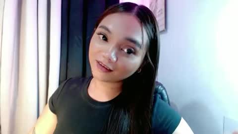 Snapshot of holy_shine chatting on 03.03.26 Bella online show from 03.03.26