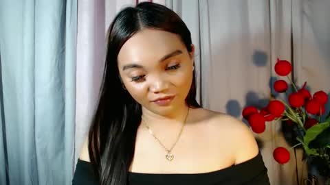 Snapshot of holy_shine chatting on 03.18.26 Bella online show from 03.18.26