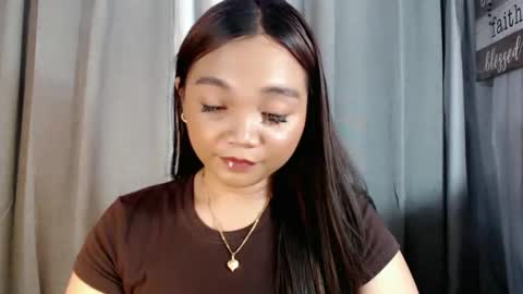 Snapshot of holy_shine chatting on 03.27.26 Bella online show from 03.27.26