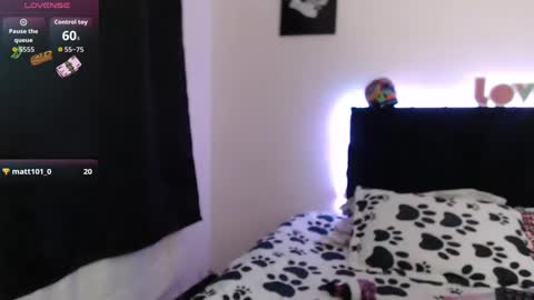 Snapshot of holydeath_1 chatting on 09.19.25 Milena online show from 09.19.25