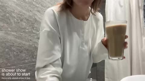 Snapshot of holydori chatting on 02.28.25 dori not holy get my tg channel with link from description under last photo online show from 02.28.25