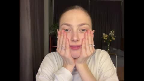 Snapshot of holydori chatting on 10.08.25 dori not holy get my tg channel with link from description under last photo online show from 10.08.25