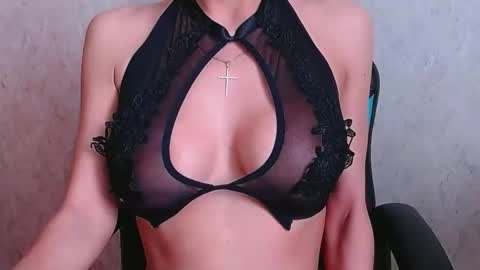 Snapshot of holyjulie chatting on 03.29.26 HolyJulie online show from 03.29.26