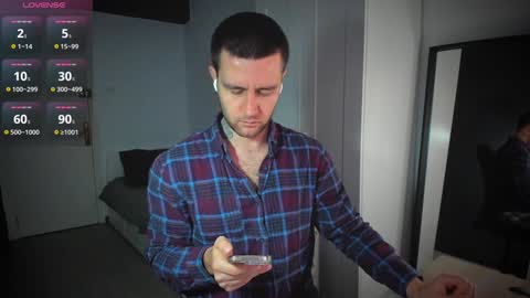 Snapshot of honestandrew chatting on 02.05.25 Andrew online show from 02.05.25