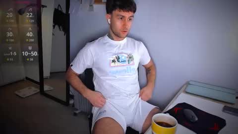 Snapshot of honestandrew chatting on 02.07.26 Andrew online show from 02.07.26