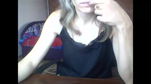 Snapshot of honey0bunny35 chatting on 12.14.24 honey0bunny35 online show from 12.14.24