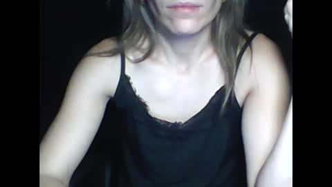 Snapshot of honey0bunny35 chatting on 12.18.24 honey0bunny35 online show from 12.18.24