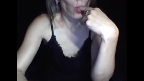 Snapshot of honey0bunny35 chatting on 12.21.24 honey0bunny35 online show from 12.21.24