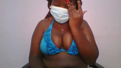 Snapshot of honey_beb chatting on 09.25.25 honey_beb online show from 09.25.25