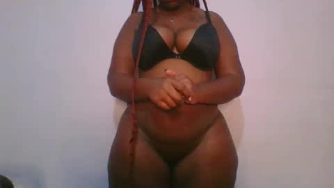 Snapshot of honey_beb chatting on 10.07.25 honey_beb online show from 10.07.25