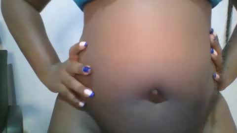 Snapshot of honey_beb chatting on 10.16.25 honey_beb online show from 10.16.25