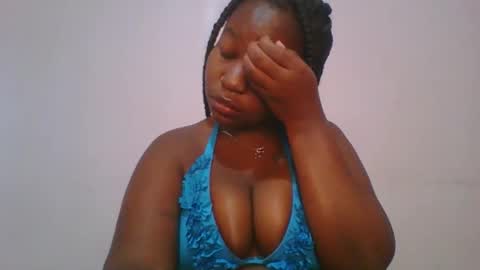 Snapshot of honey_beb chatting on 10.27.25 honey_beb online show from 10.27.25