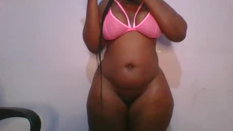 Snapshot of honey_beb chatting on 10.31.25 honey_beb online show from 10.31.25