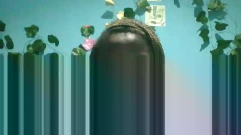 Snapshot of honey_bug2 chatting on 09.26.25 Queen online show from 09.26.25