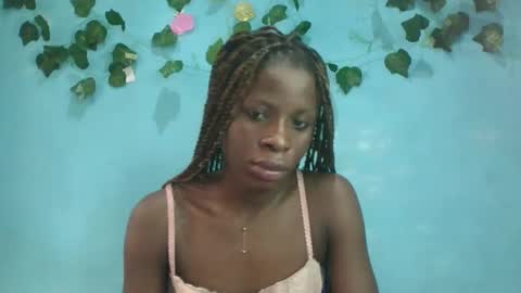 Snapshot of honey_bug2 chatting on 10.30.25 Queen online show from 10.30.25