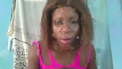 Snapshot of honey_bug2 chatting on 04.04.26 Queen online show from 04.04.26