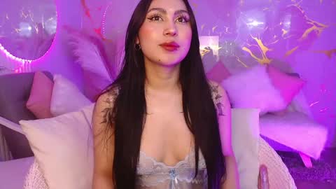 Snapshot of honey_doll_x chatting on 04.23.26 honey_doll_x online show from 04.23.26