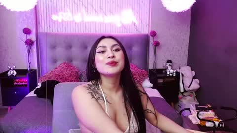 Snapshot of honey_doll_x chatting on 05.15.26 honey_doll_x online show from 05.15.26