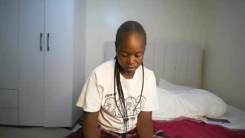 Snapshot of honey_drop1 chatting on 04.02.26 honey drop online show from 04.02.26