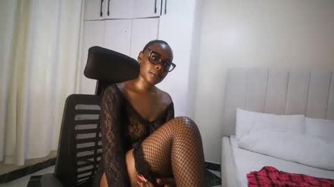 Snapshot of honey_drop1 chatting on 04.14.26 honey drop online show from 04.14.26