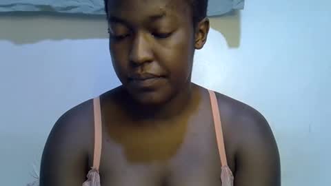 Snapshot of honey_dropp1 chatting on 05.19.26 honey_dropp1 online show from 05.19.26