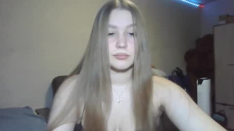 honey_lolaaa online show from 10.27.25