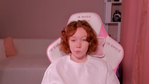 Snapshot of honeyautumn chatting on 01.10.25 honeyautumn online show from 01.10.25