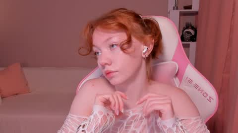 Snapshot of honeyautumn chatting on 01.31.25 honeyautumn online show from 01.31.25