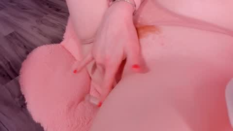 Snapshot of honeyautumn chatting on 03.01.25 honeyautumn online show from 03.01.25