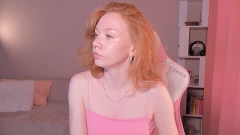 Snapshot of honeyautumn chatting on 09.16.25 honeyautumn online show from 09.16.25