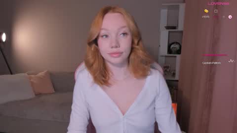 Snapshot of honeyautumn chatting on 10.10.25 honeyautumn online show from 10.10.25