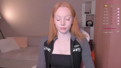 Snapshot of honeyautumn chatting on 10.18.25 honeyautumn online show from 10.18.25