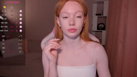 Snapshot of honeyautumn chatting on 11.14.25 honeyautumn online show from 11.14.25