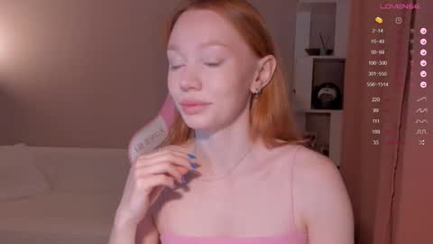 Snapshot of honeyautumn chatting on 11.28.25 honeyautumn online show from 11.28.25