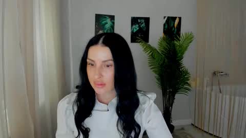 Jacqueline online show from 05.11.26