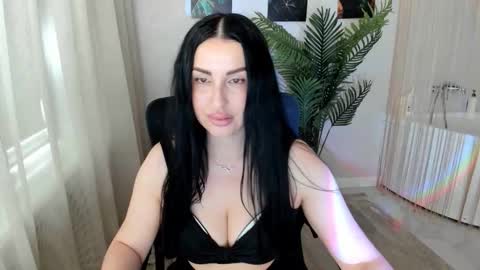 Jacqueline online show from 05.19.26