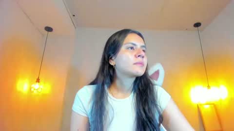Snapshot of honeybuu_ chatting on 07.21.26 Emily online show from 07.21.26