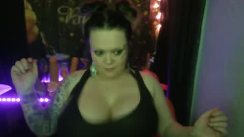honeychambers online show from 04.02.26