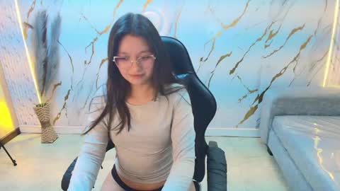 Snapshot of honeydoll_tf chatting on 05.05.26 honeydoll_tf online show from 05.05.26