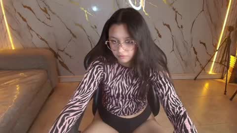 Snapshot of honeydoll_tf chatting on 05.12.26 honeydoll_tf online show from 05.12.26