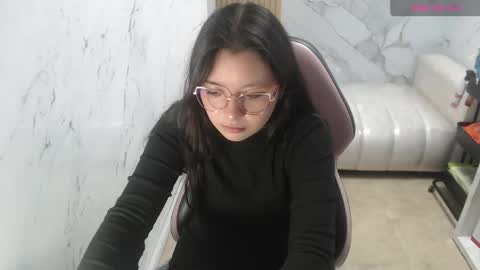 Snapshot of honeydoll_tf chatting on 05.15.26 honeydoll_tf online show from 05.15.26