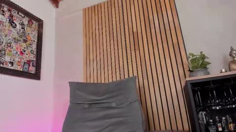 Sofia independent model online show from 03.21.26