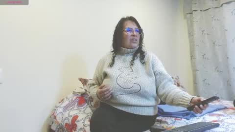 Snapshot of honeyhotpaty chatting on 02.27.25 sofia online show from 02.27.25