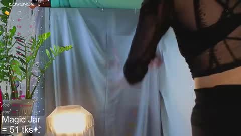 Molly  online show from 10.15.25