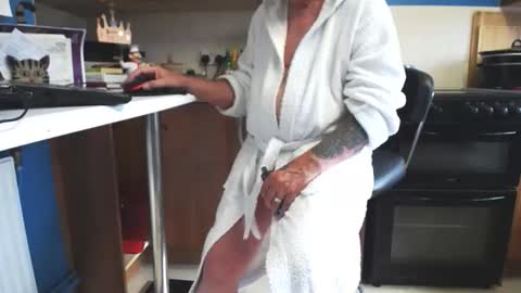 honeymaster290 online show from 10.14.25