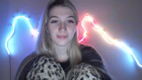 honeyveil online show from 05.10.26
