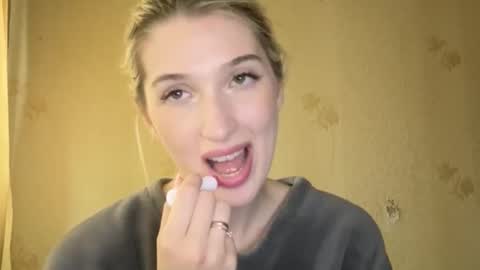 honeyveil online show from 05.18.26