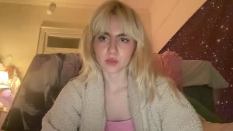 Snapshot of honeyxlimbed chatting on 01.12.25 Emi Rose online show from 01.12.25