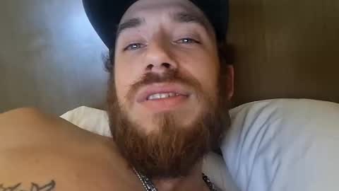 Snapshot of hook022812 chatting on 09.10.25 CapnHook online show from 09.10.25