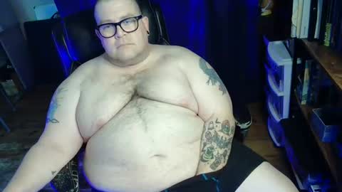 Snapshot of hoosierdaddyxl chatting on 07.21.26 Sir online show from 07.21.26